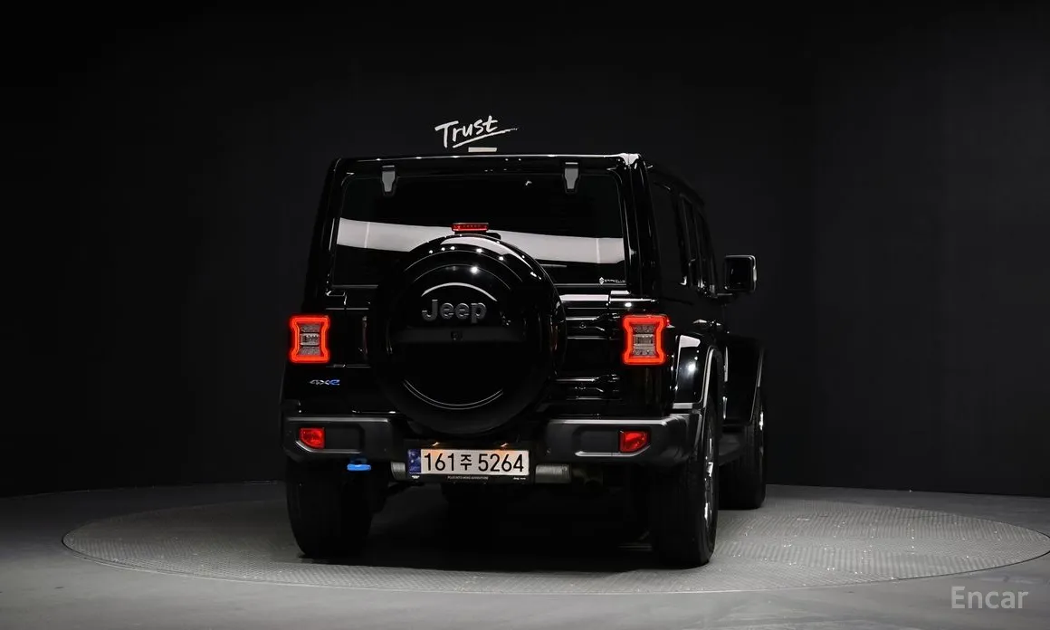 Фото 4 - Jeep Wrangler