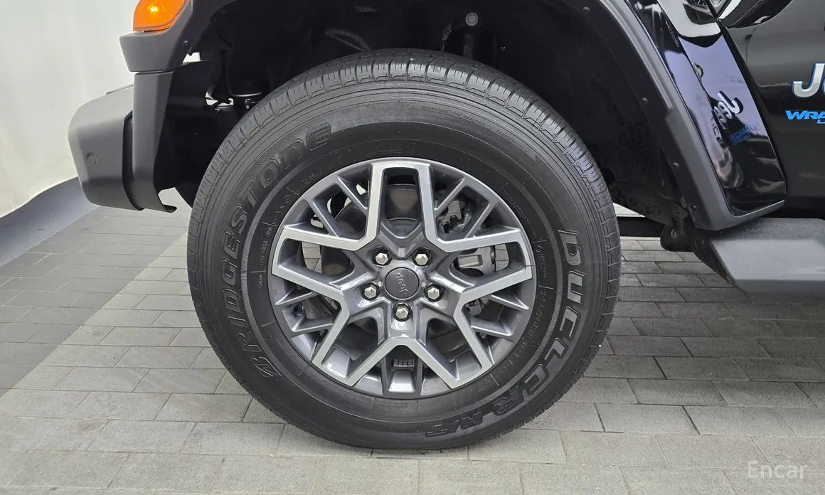 Фото 5 - Jeep Wrangler