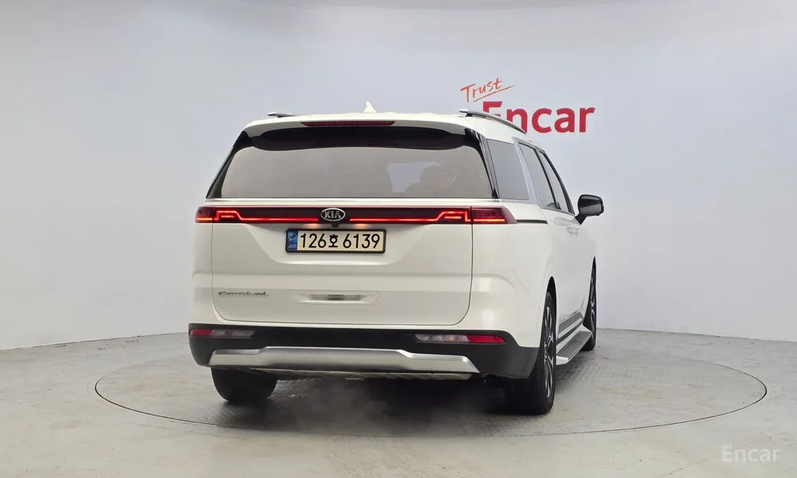 Фото 4 - Kia Carnival