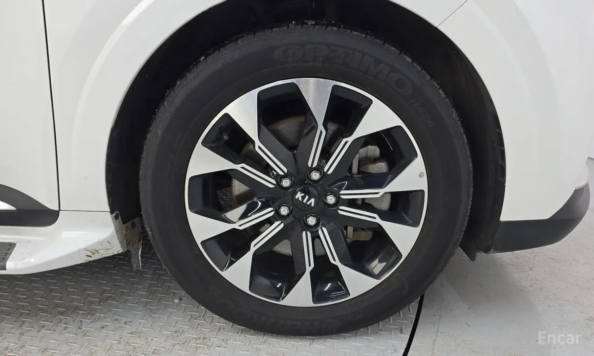 Фото 5 - Kia Carnival