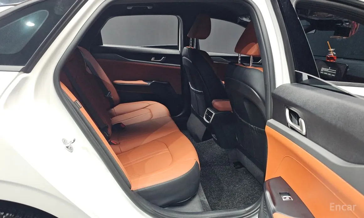 Фото 12 - Kia K5