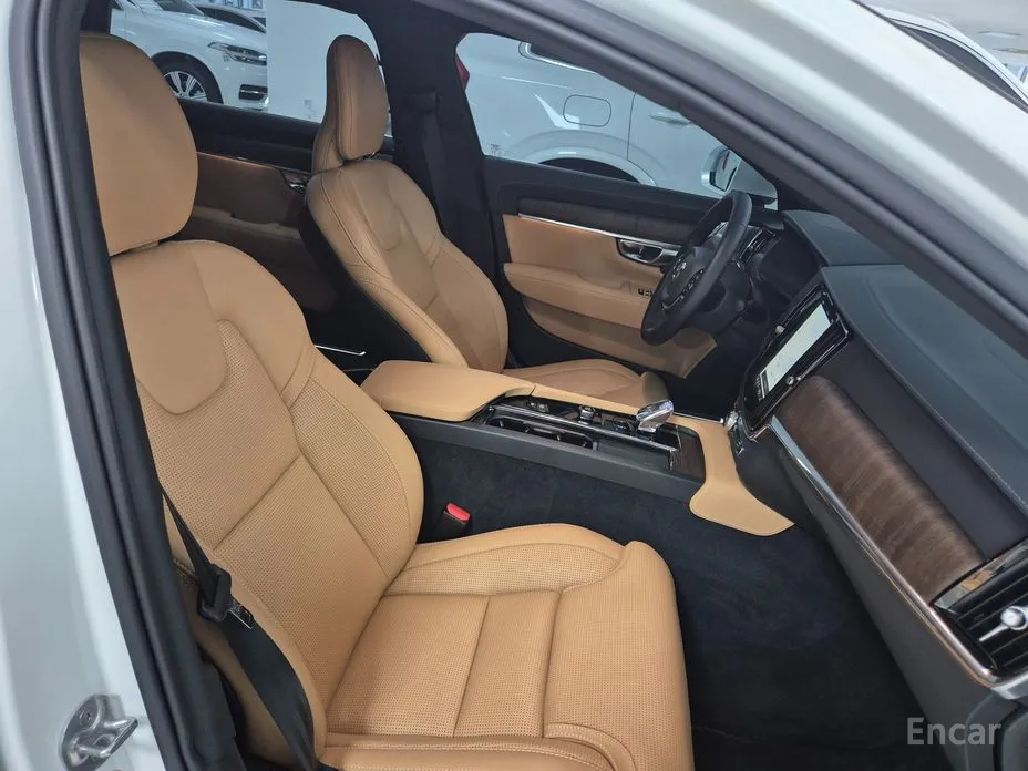 Фото 12 - Volvo S90