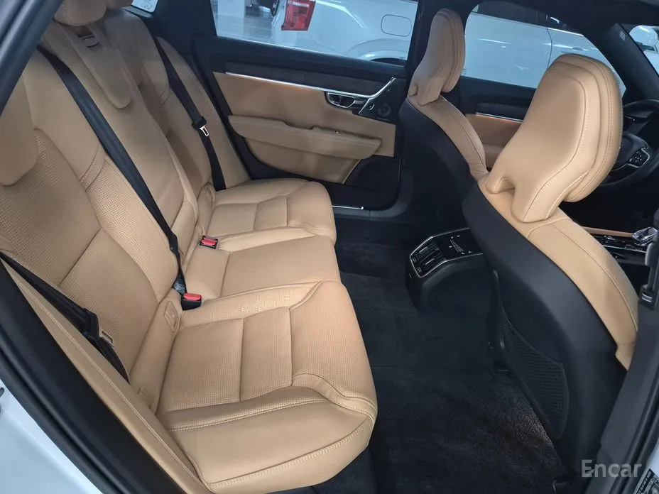 Фото 13 - Volvo S90