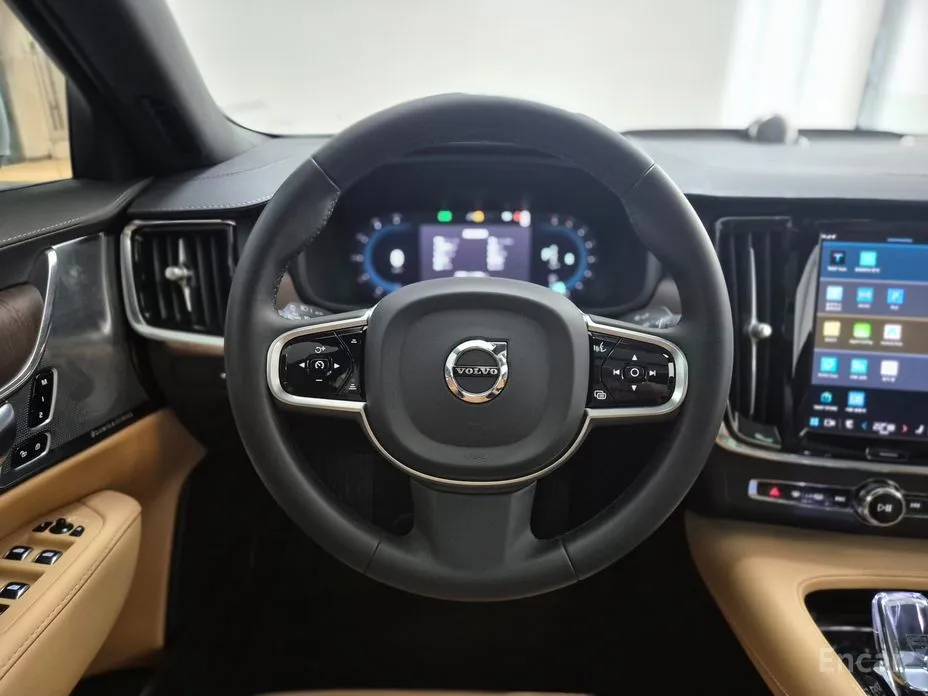 Фото 14 - Volvo S90