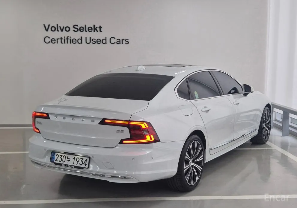 Фото 2 - Volvo S90