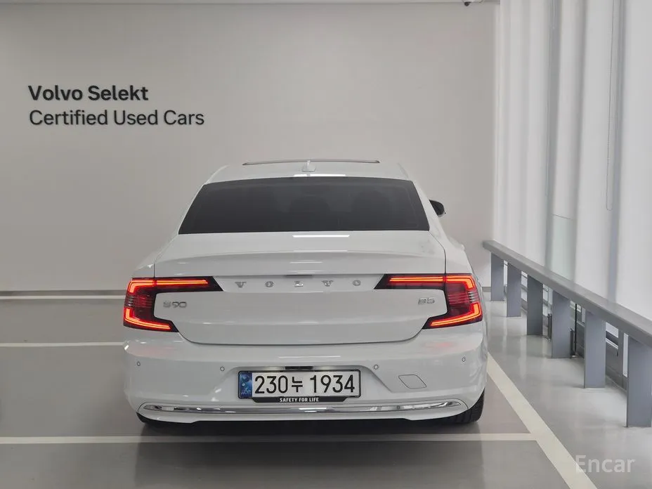 Фото 4 - Volvo S90