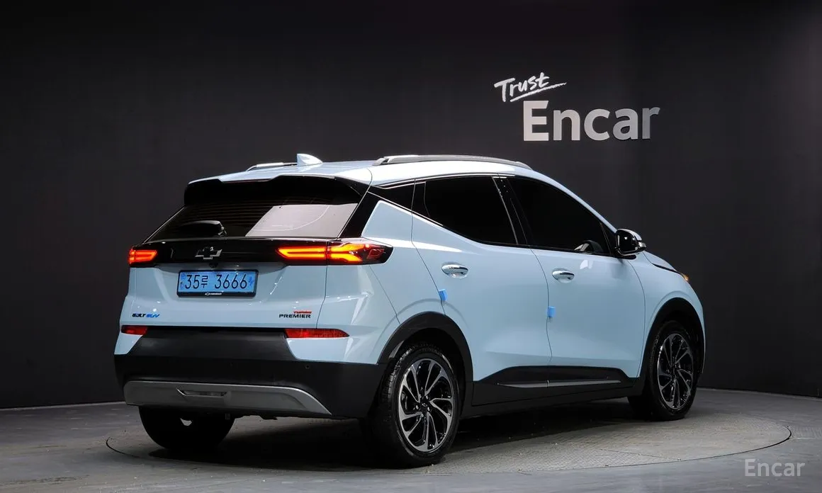 Фото 2 - Chevrolet Bolt EUV