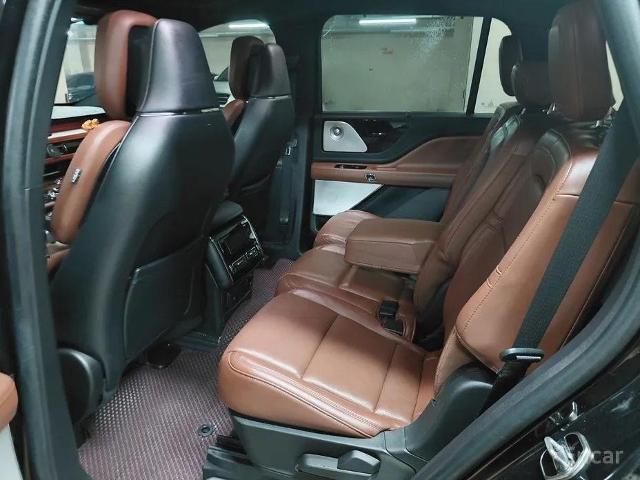 Фото 15 - Lincoln Aviator