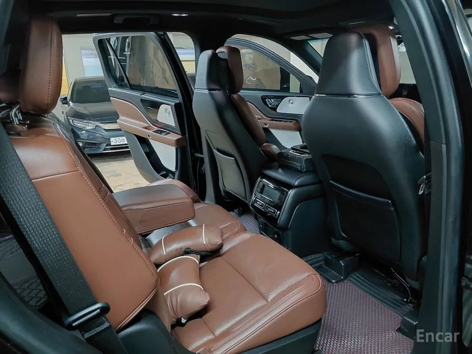 Фото 18 - Lincoln Aviator