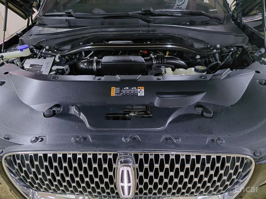 Фото 20 - Lincoln Aviator