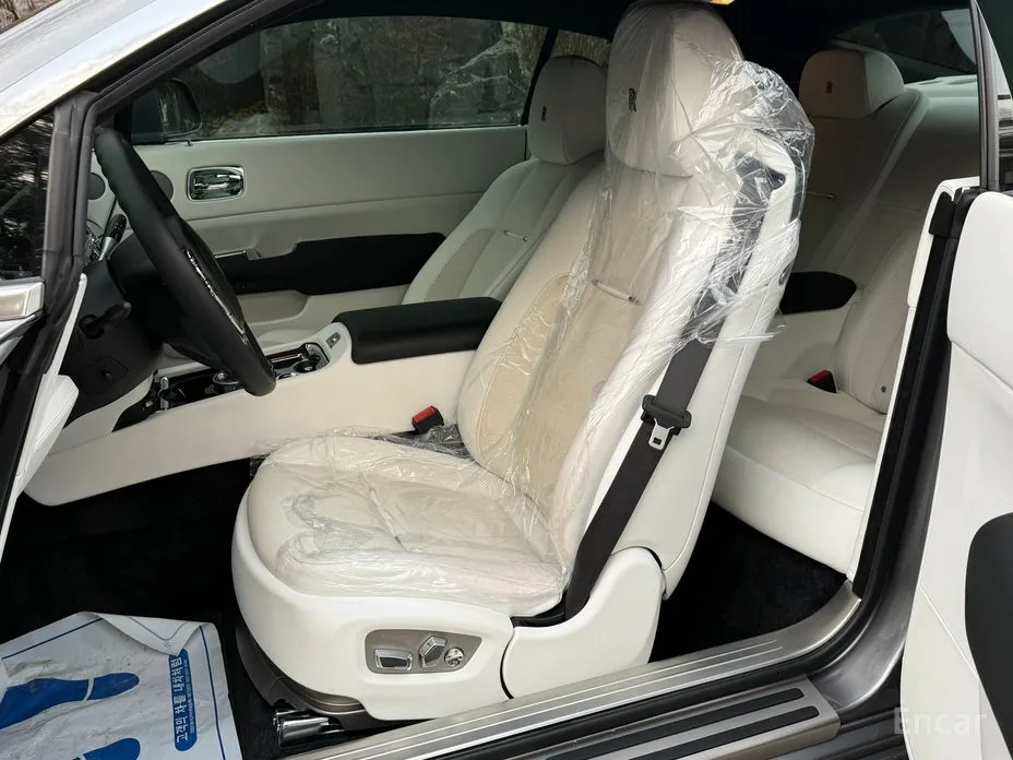 Фото 10 - Rolls-Royce Wraith