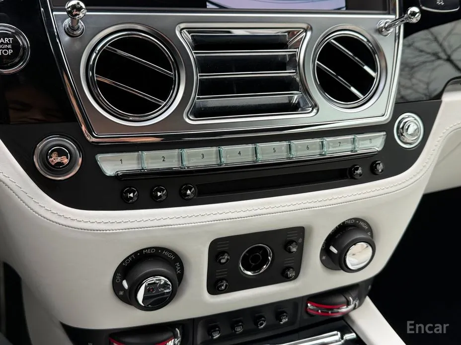 Фото 16 - Rolls-Royce Wraith