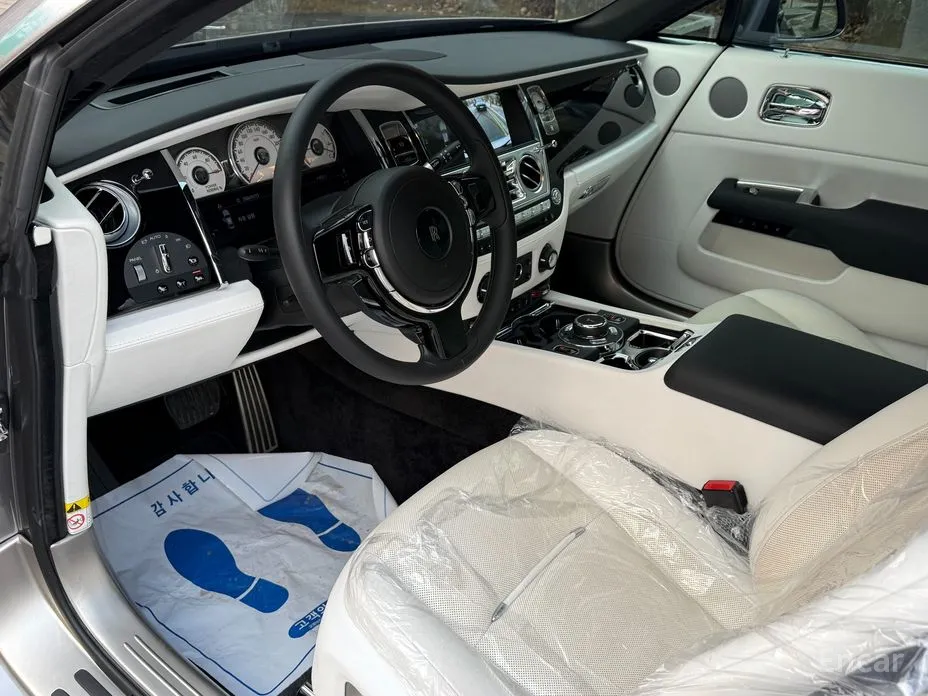 Фото 17 - Rolls-Royce Wraith