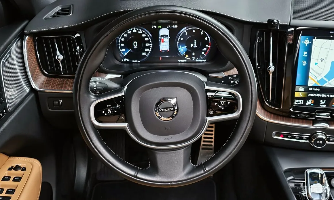 Фото 13 - Volvo XC60