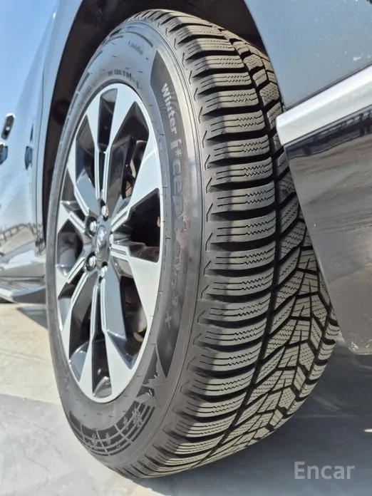 Фото 10 - Kia Carnival