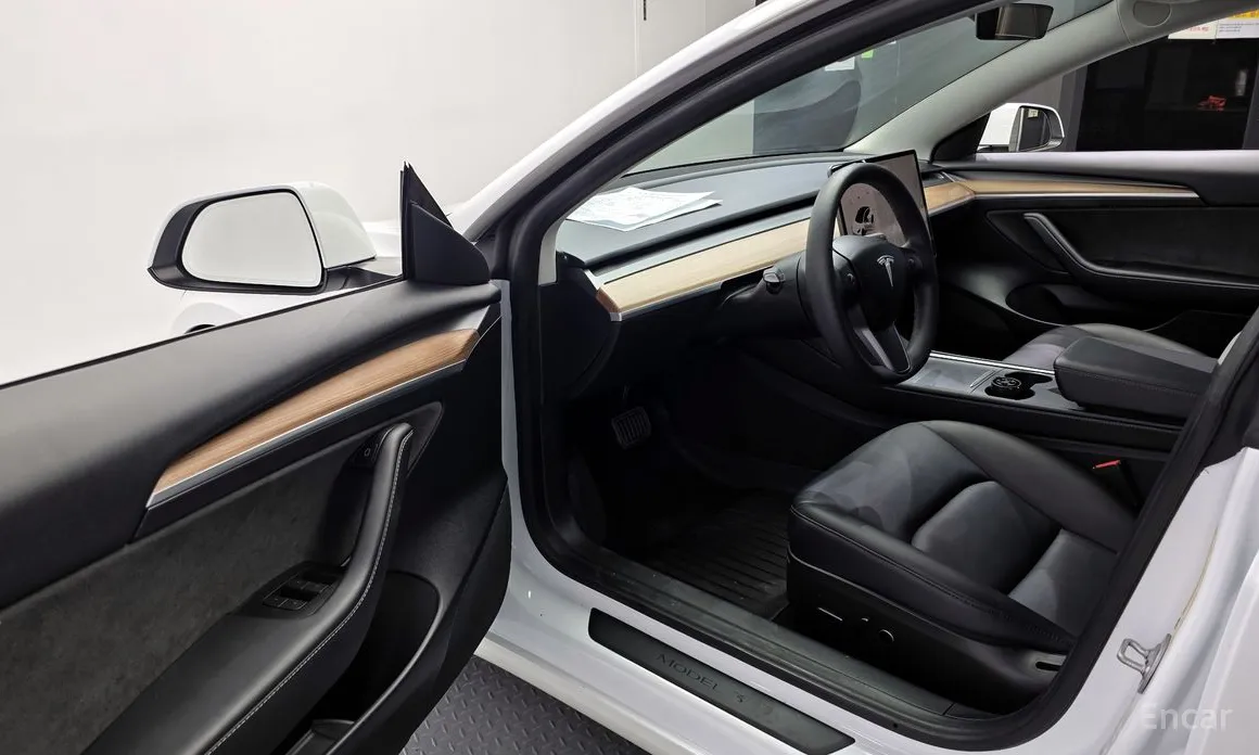 Фото 10 - Tesla Model 3