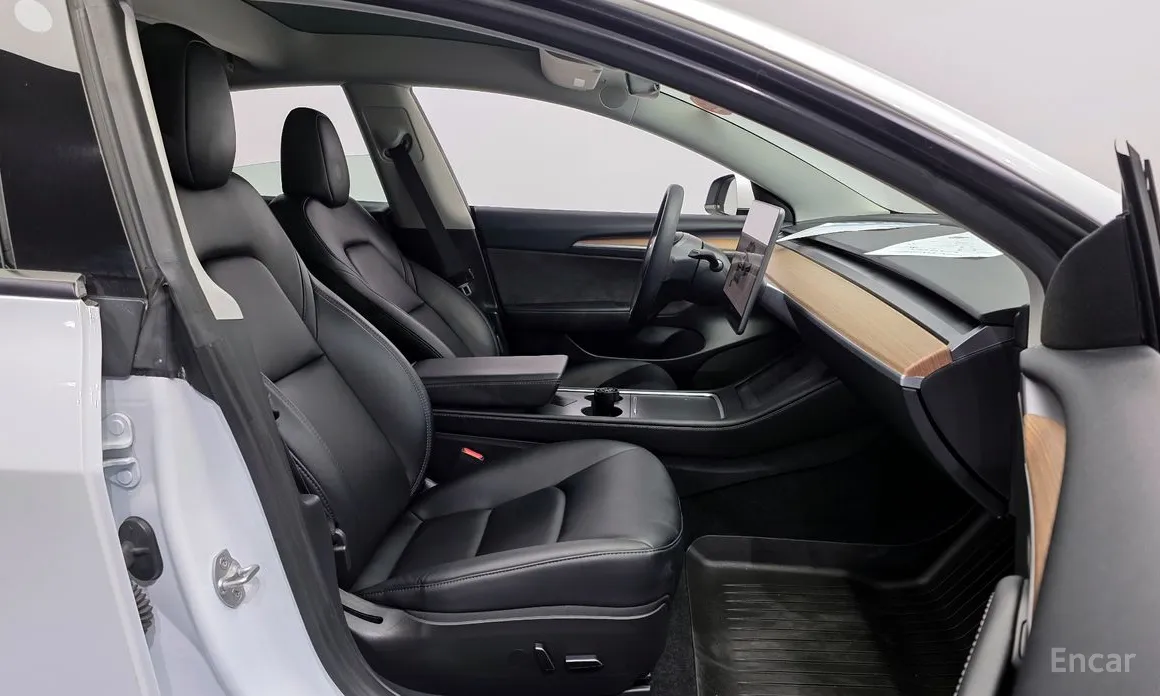 Фото 11 - Tesla Model 3