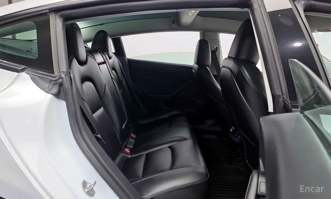 Фото 12 - Tesla Model 3