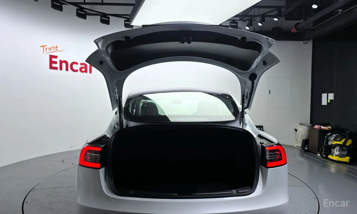 Фото 20 - Tesla Model 3