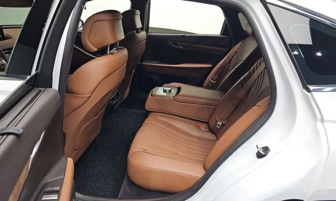 Фото 11 - Genesis G80