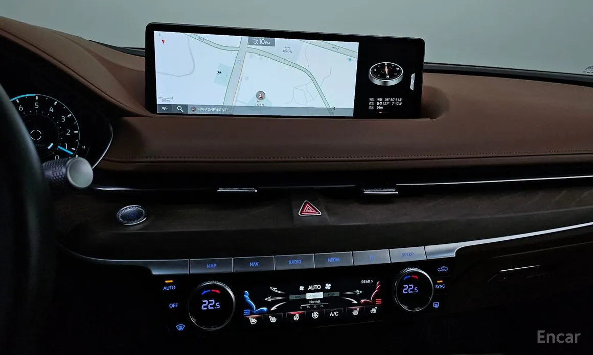 Фото 16 - Genesis G80