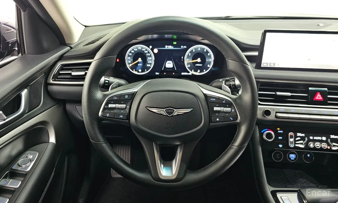 Фото 13 - Genesis G70