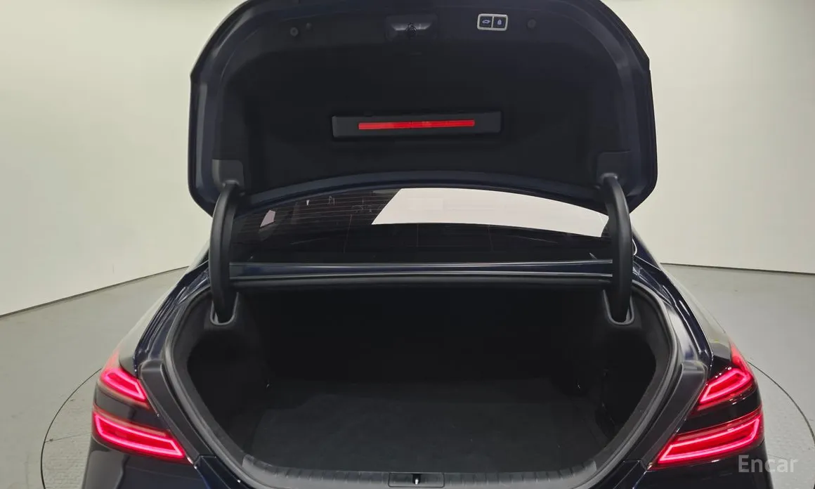 Фото 20 - Genesis G70