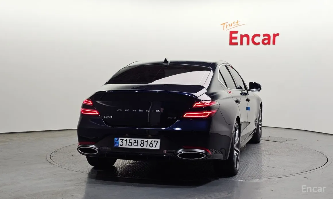 Фото 4 - Genesis G70