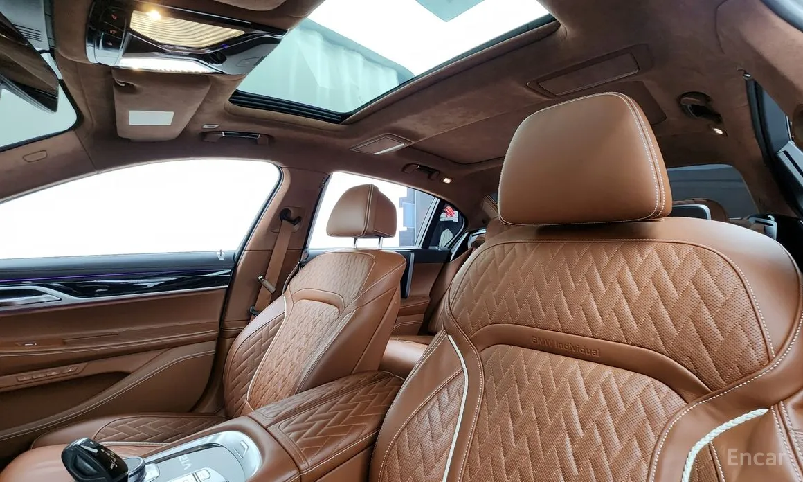 Фото 18 - BMW 7 Series