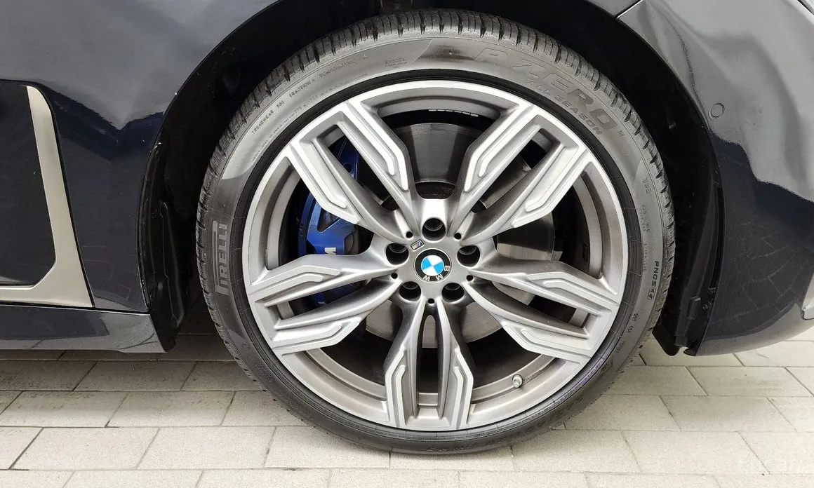 Фото 5 - BMW 7 Series