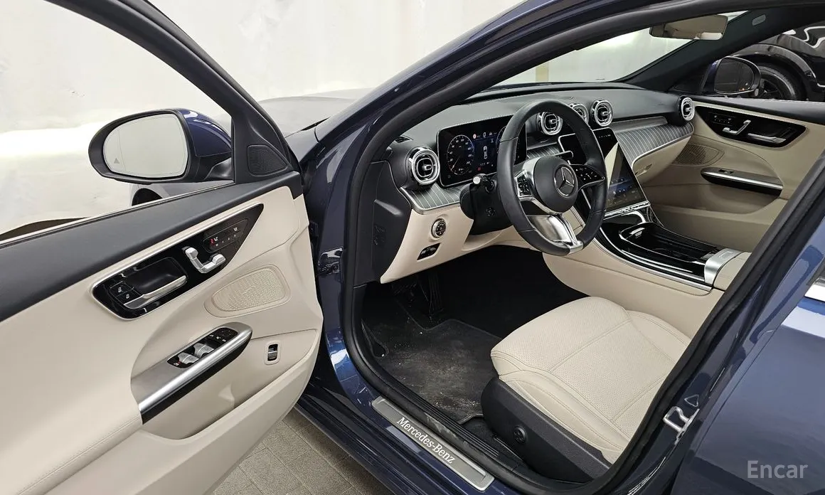 Фото 10 - Mercedes-Benz C-Class