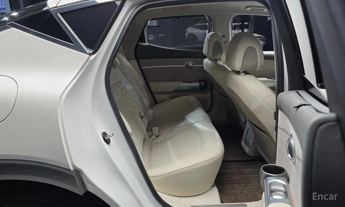 Фото 12 - Genesis GV60