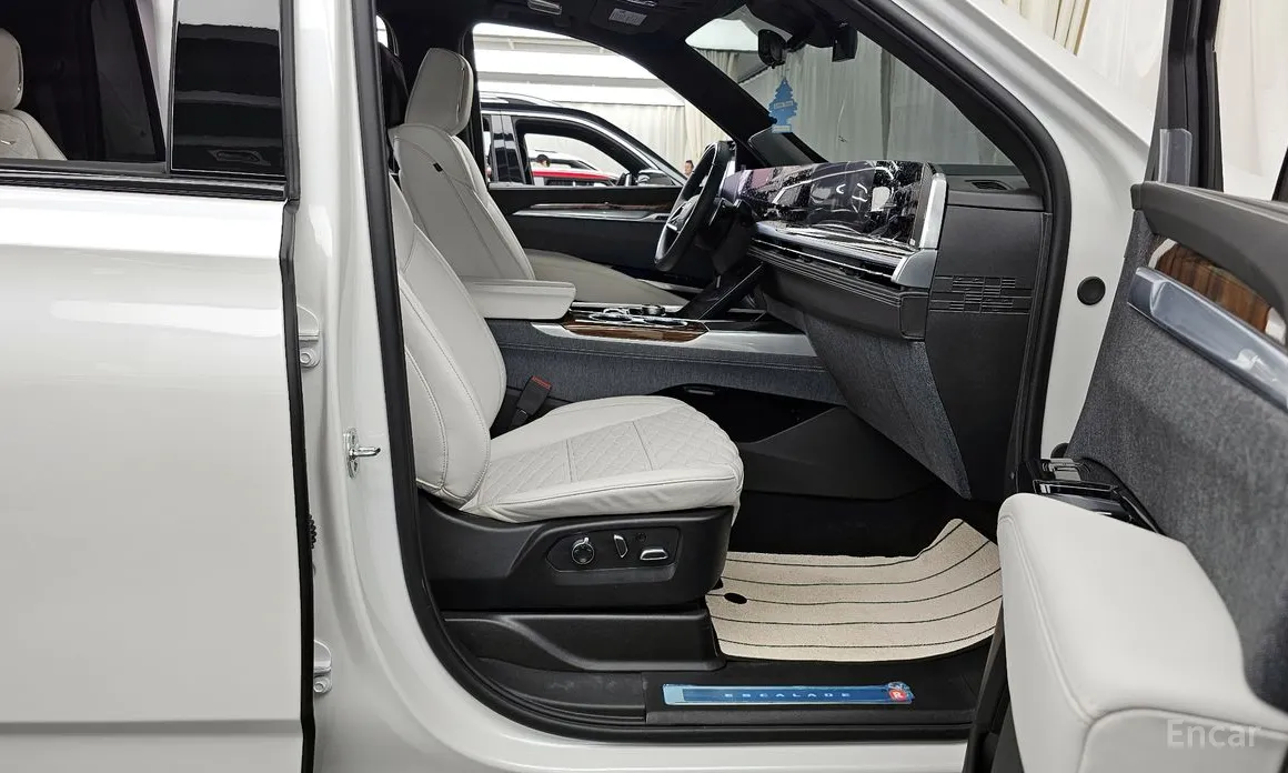 Фото 11 - Cadillac Escalade