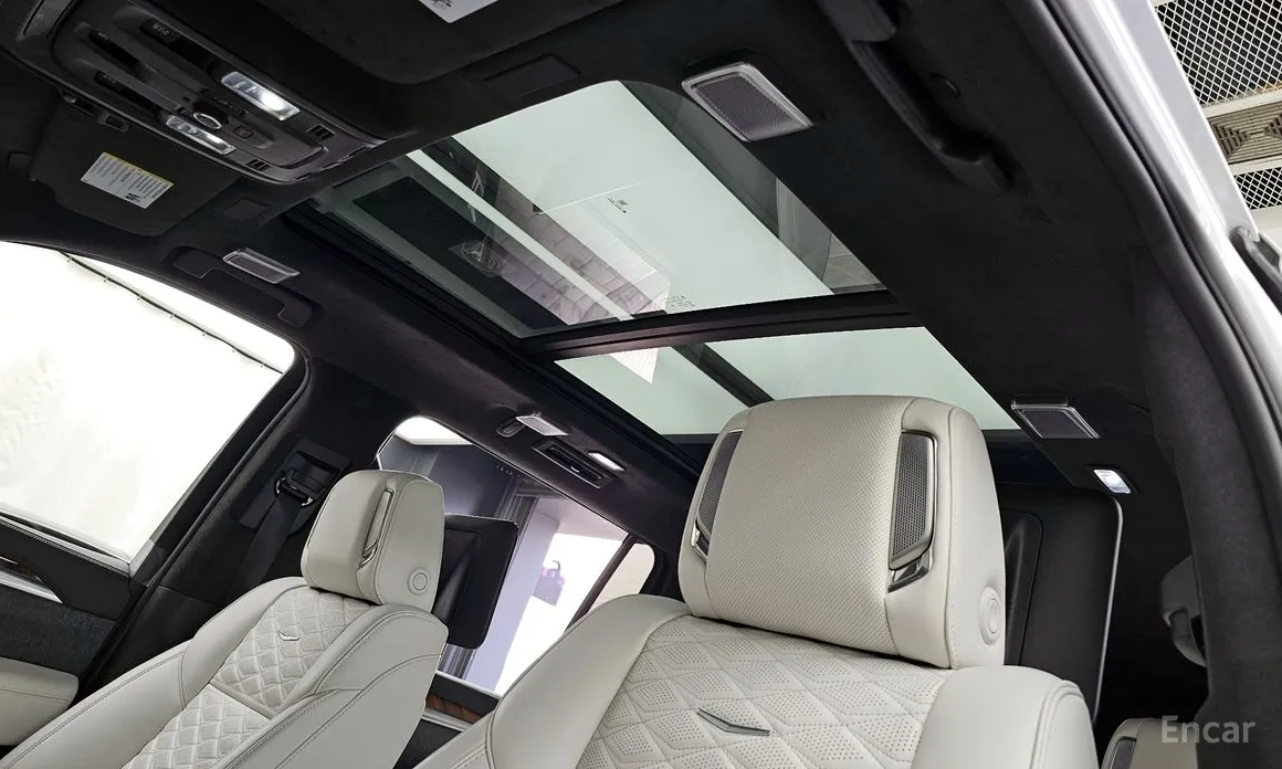 Фото 19 - Cadillac Escalade