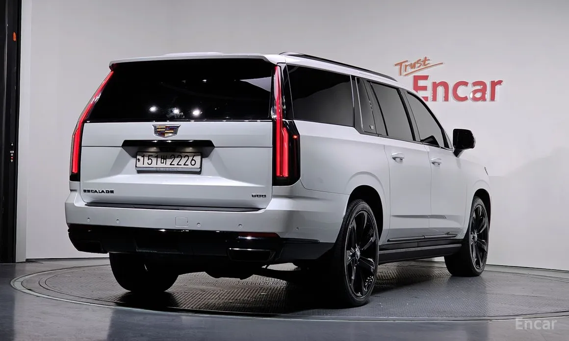 Фото 2 - Cadillac Escalade