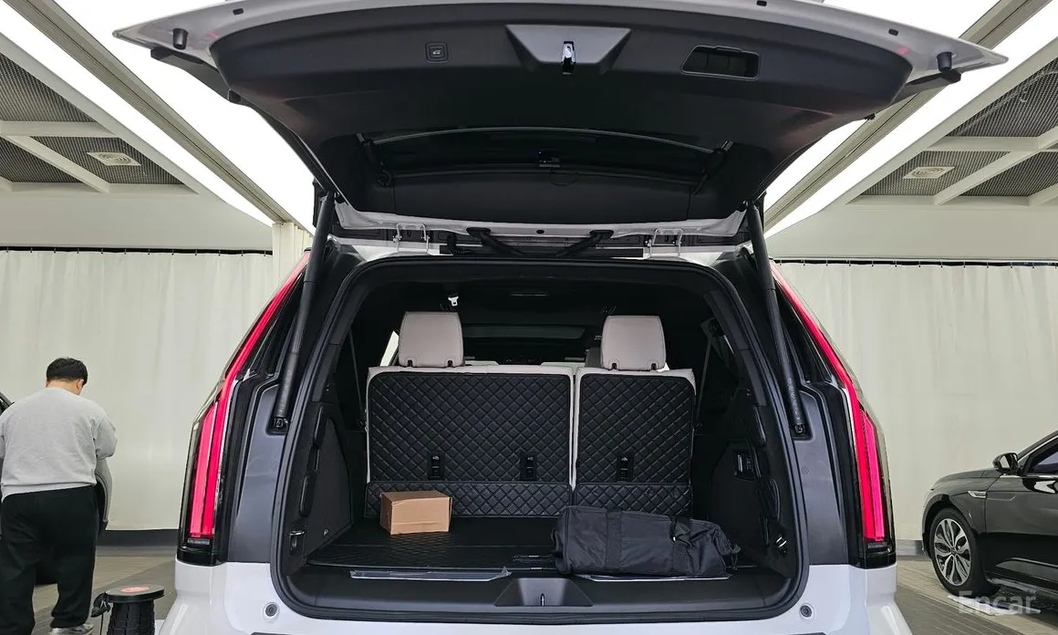 Фото 20 - Cadillac Escalade