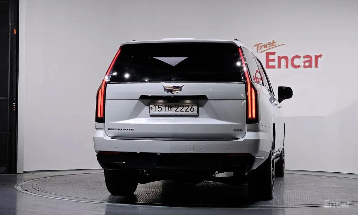 Фото 4 - Cadillac Escalade
