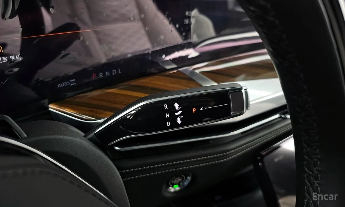 Фото 9 - Cadillac Escalade