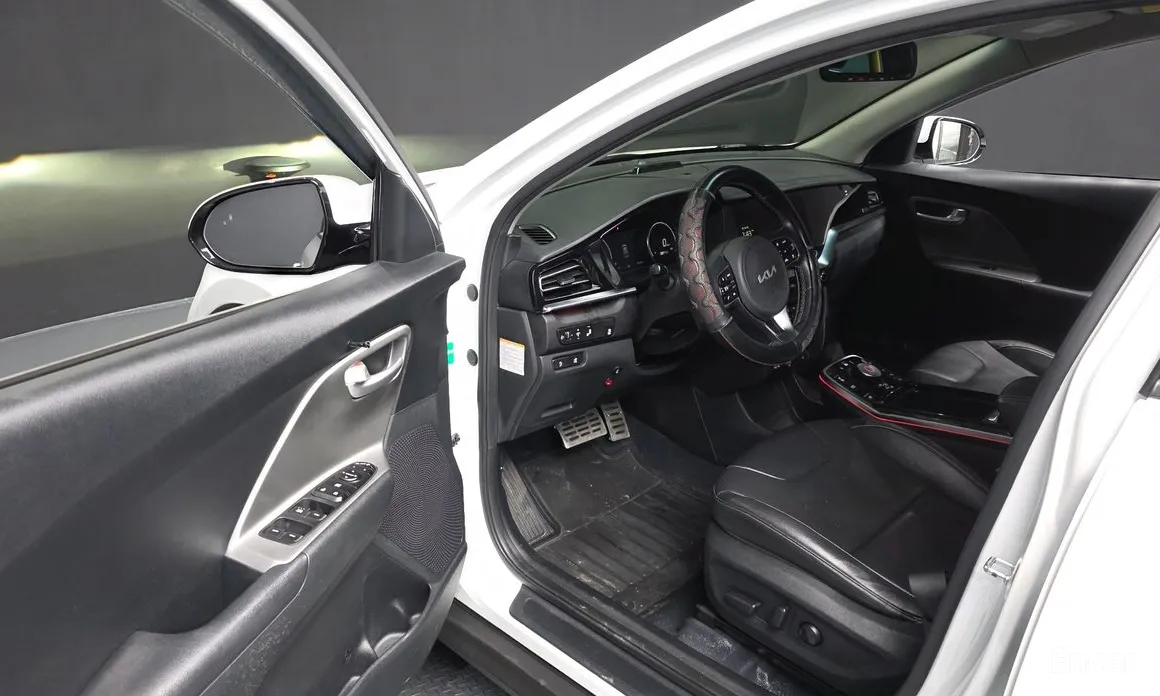 Фото 10 - Kia Niro