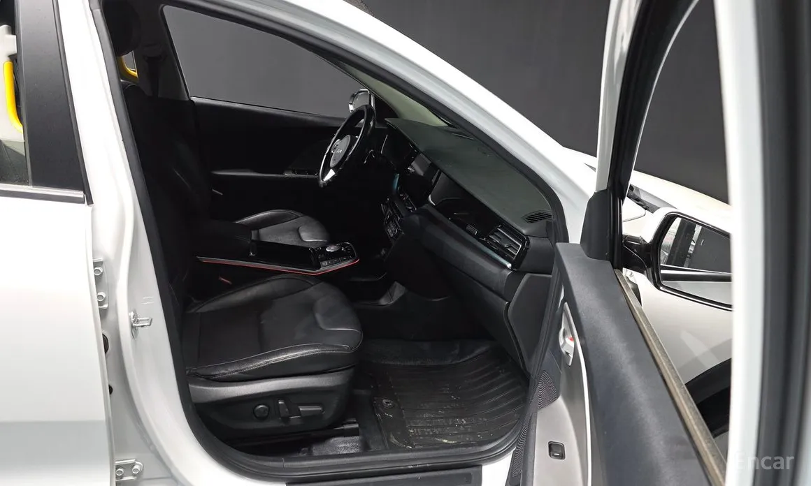 Фото 11 - Kia Niro