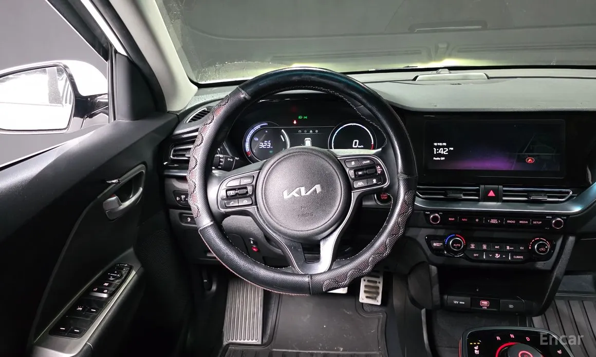 Фото 13 - Kia Niro