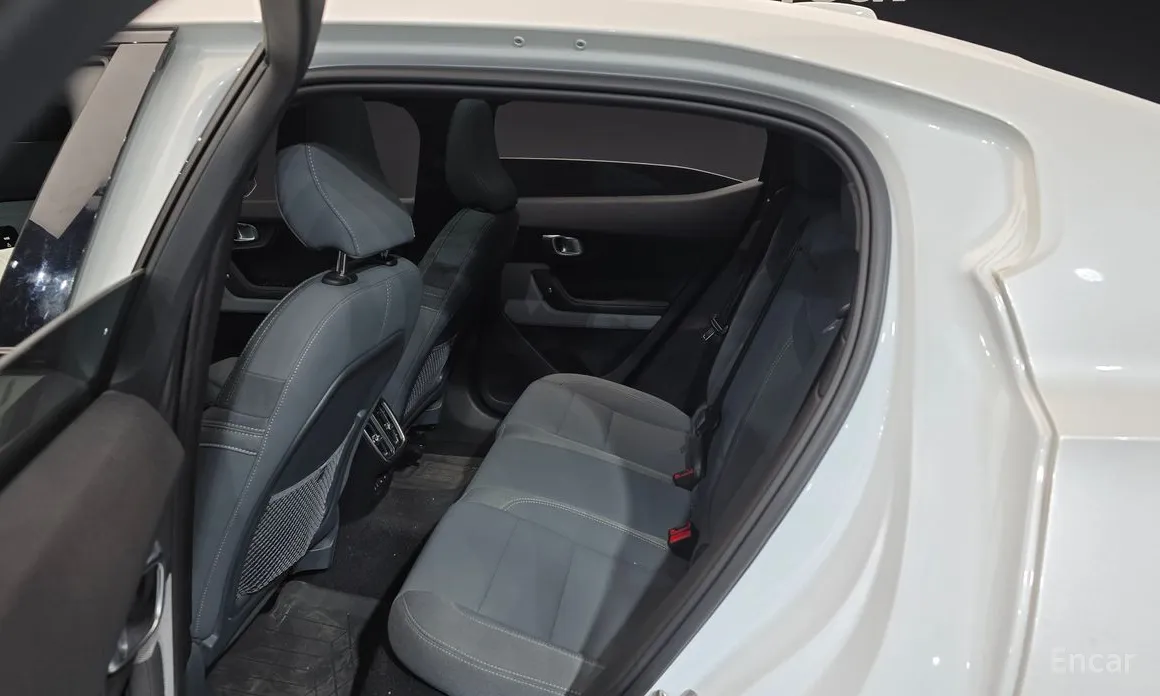 Фото 12 - Polestar 2