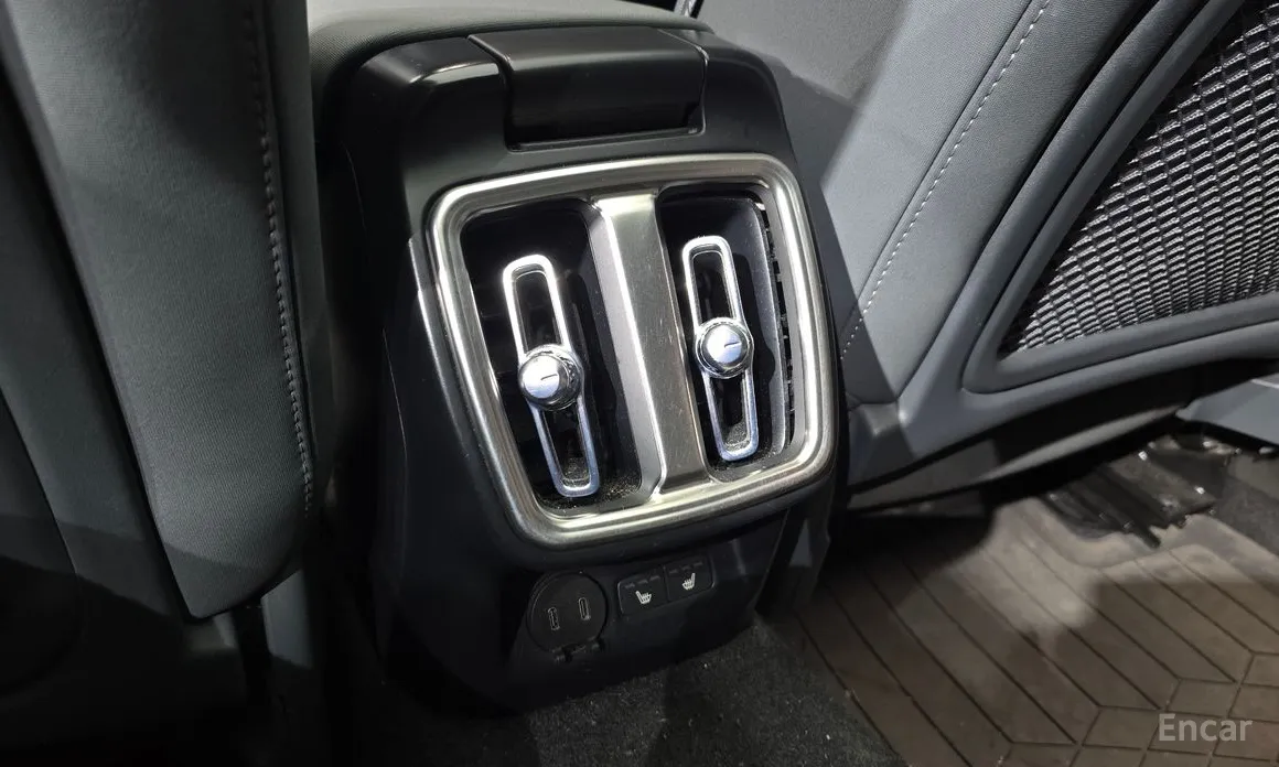 Фото 17 - Polestar 2