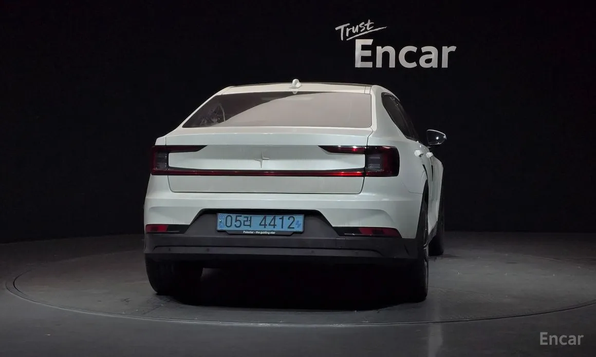 Фото 4 - Polestar 2