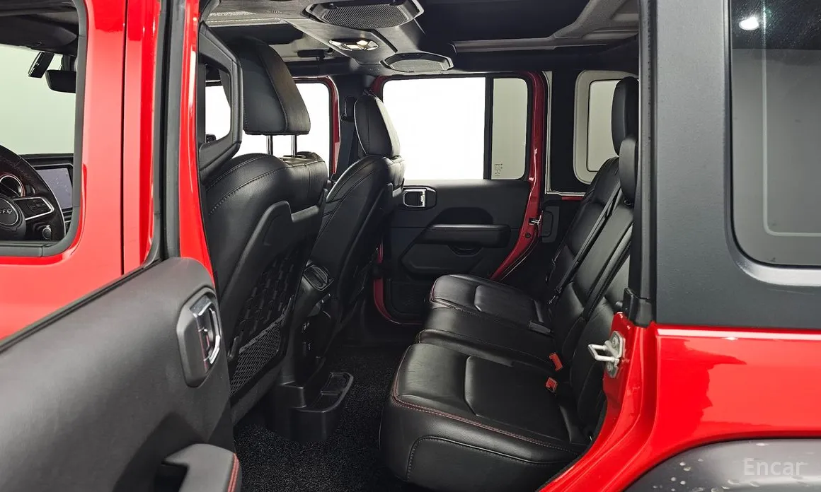 Фото 12 - Jeep Wrangler