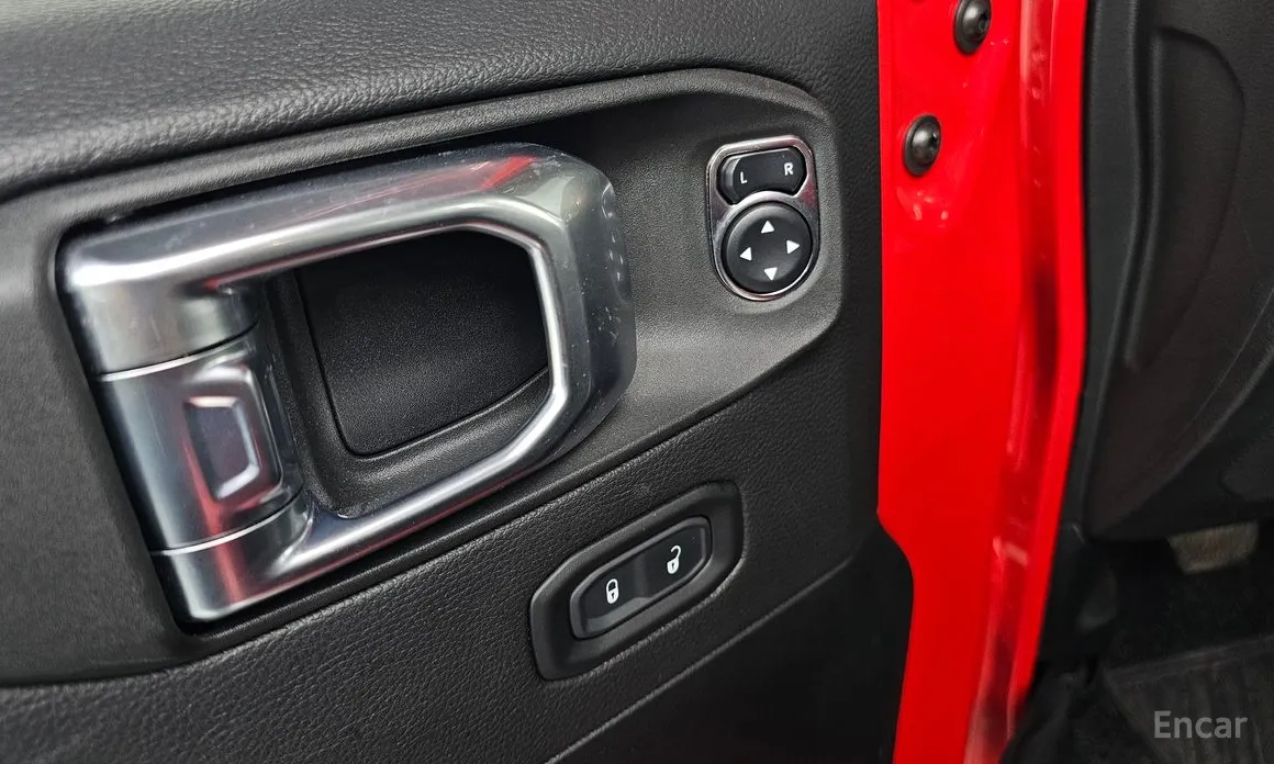 Фото 17 - Jeep Wrangler