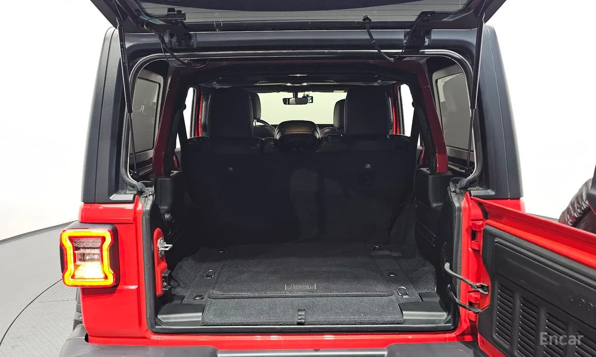 Фото 20 - Jeep Wrangler