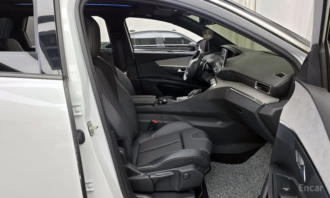 Фото 11 - Peugeot 5008