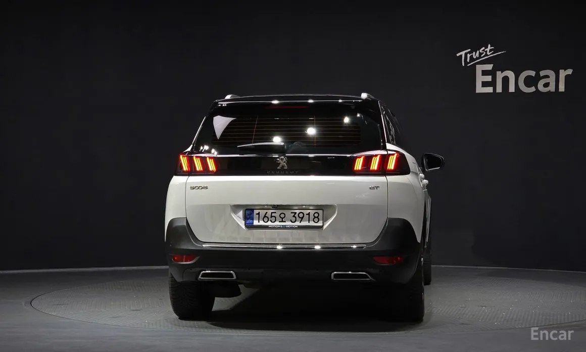 Фото 4 - Peugeot 5008