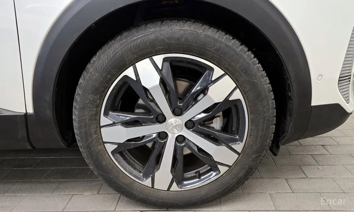 Фото 5 - Peugeot 5008